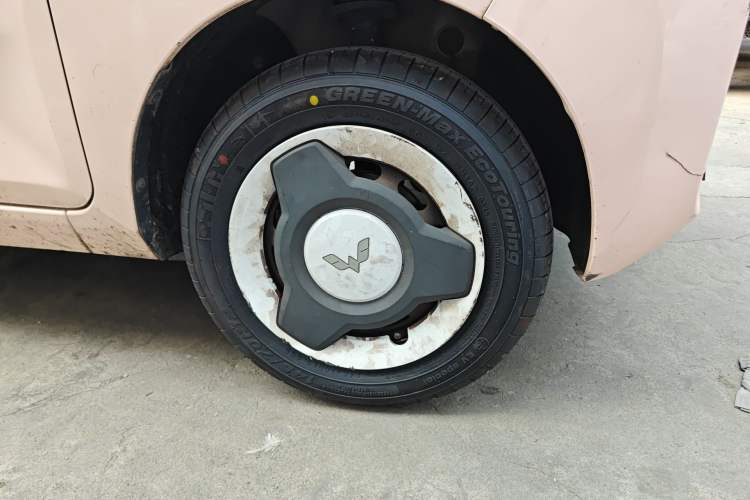 Used Wuling Hongguang MINIEV 2022 Macaron Fashion Edition Lithium-Nickel-Cobalt-Alpha-oxide Right Front Wheel Hub