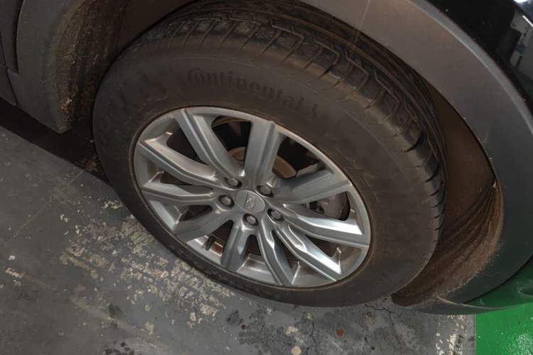 Used Cadillac XT4 2021 28T Two-Wheel Drive Leading Version Right Front Wheel Hub