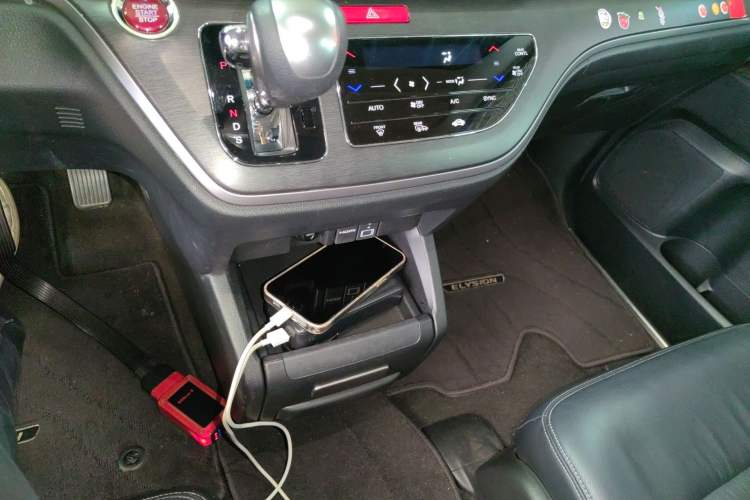 Used Honda Elysion 2016 2.4L Luxury Edition
