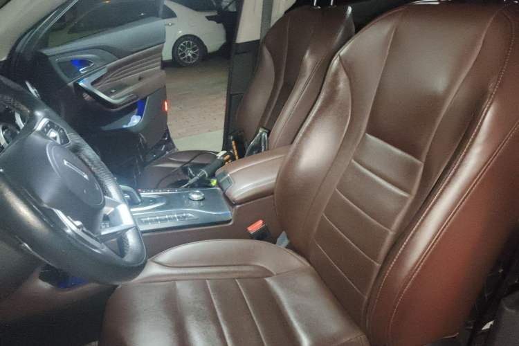 Used Wey VV7 2019 Upgraded Model 2.0T Ultra-Luxury Version China VI Standard
