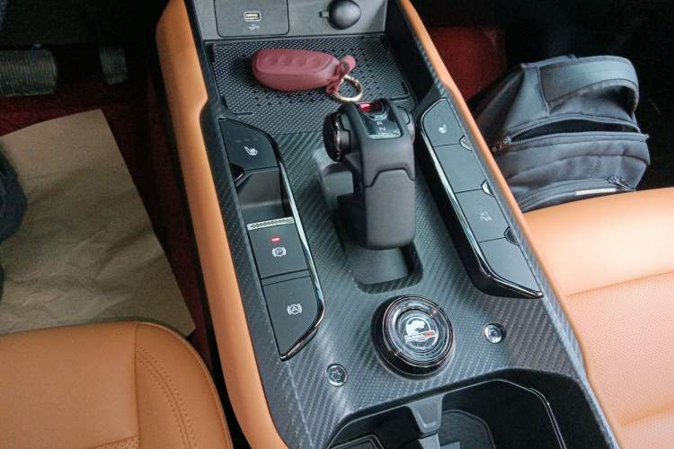 Used Haval Raptor New Energy 2024 Hi4 145 Pro Gear Lever