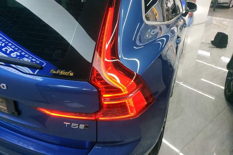 Used Volvo XC60 2019 T5 4x4 Smart & Dynamic Sport Edition China VI Standard