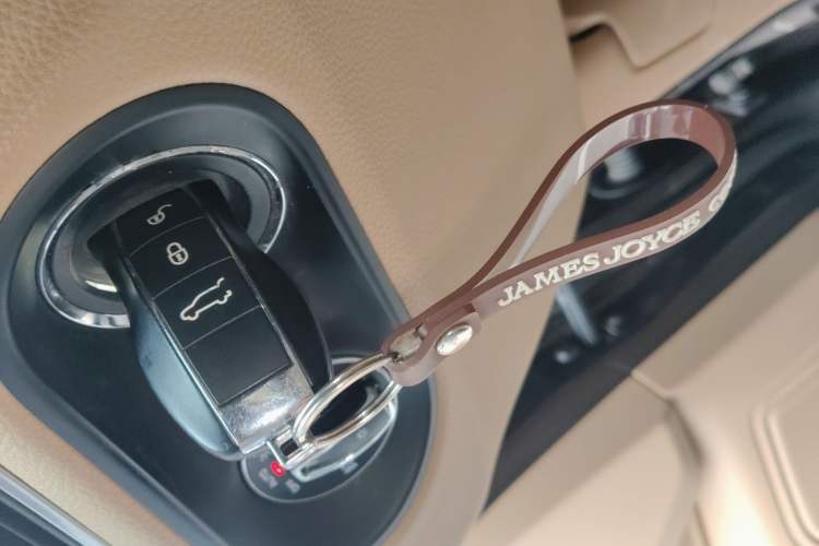 Used Porsche Macan 2017 Macan 2.0T Vehicle Key