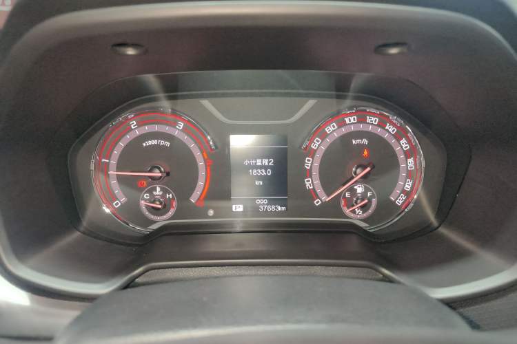 Used SAIC MAXUS T70 2021 2.0T Diesel Automatic Two-Wheel Drive Elite Version with Long Bed and High Ground Clearance