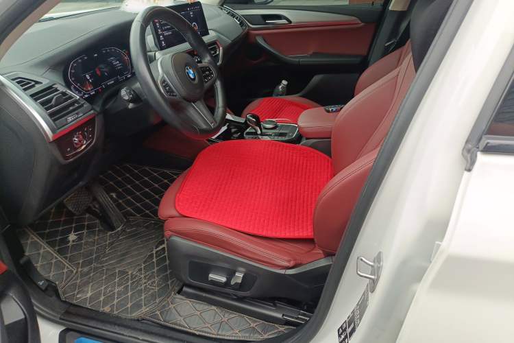 Used BMW X4 2022 xDrive 25i M Sport Package Left Front Seat