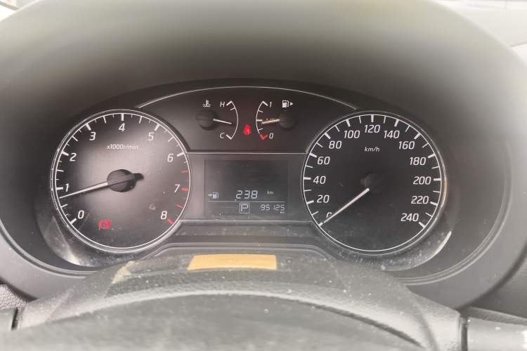 Used Nissan Tiida 2016 1.6L CVT Cool Dynamic Edition