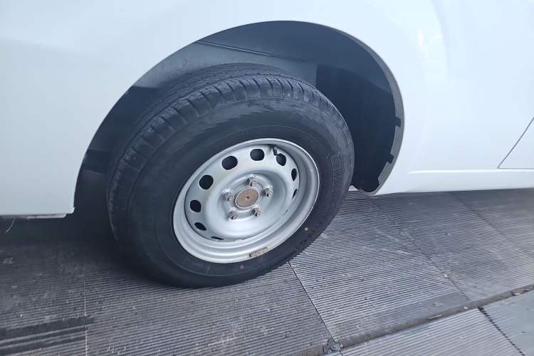 Used Farizon Xingxiang V 2023 V6E Ningde Times 41.86kWh Value Edition
