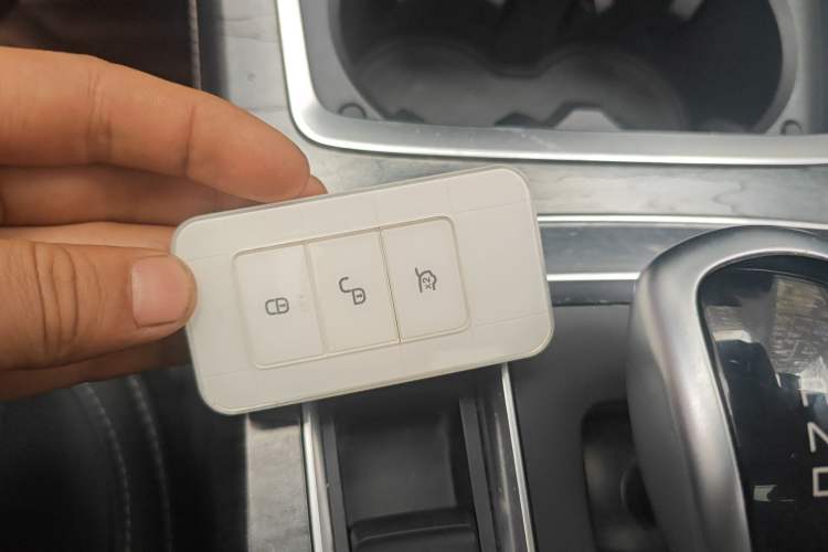 Used BYD Qin Pro New Energy 2018 DM 1.5TI Automatic Smart Connect Enjoyment Model Vehicle Key