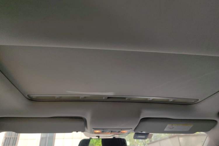 Used Volkswagen Jetta 2015 1.6L Automatic Comfort Model Headliner