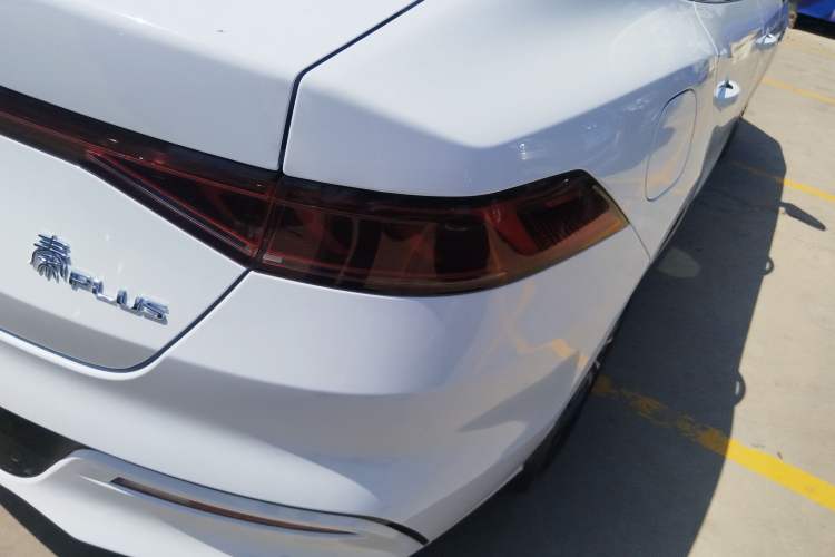 Used BYD Qin PLUS 2023 Champion Edition EV 510KM Beyond Model Right Rear Taillight