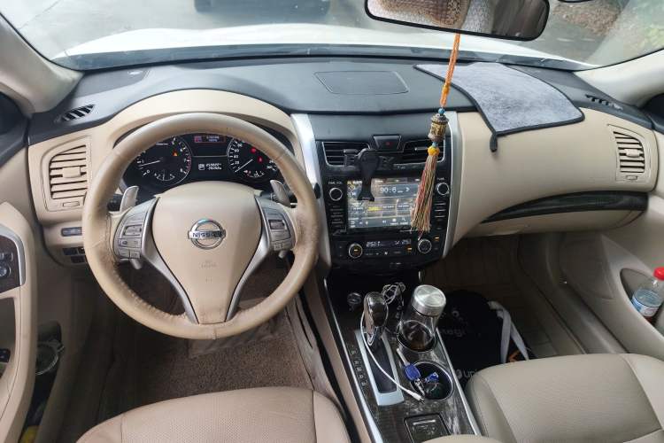 Used Nissan Teana 2013 2.5L XL Leading Edition Center Console