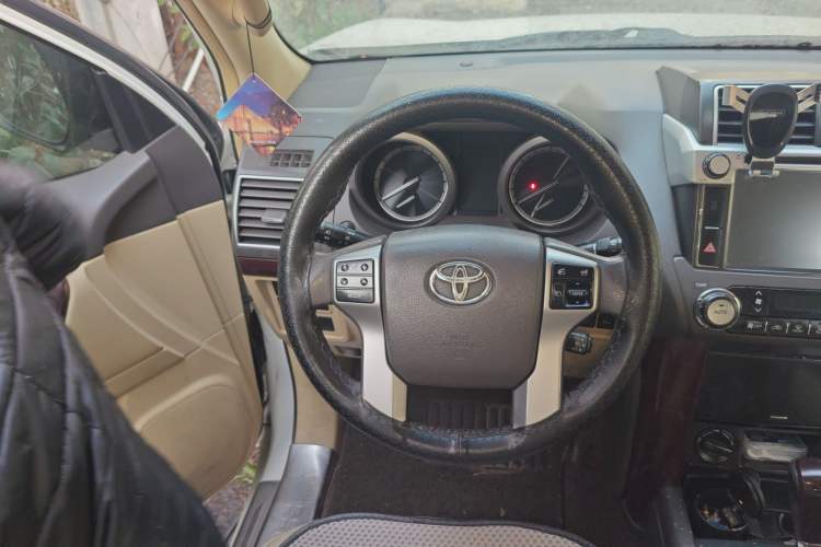 Used Toyota Prado 2013 2.7L Automatic Parallel Import Steering Wheel