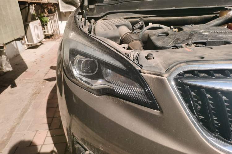 Used Buick Envision 2018 20T Two-Wheel Drive Luxury Model Right Front Headlight