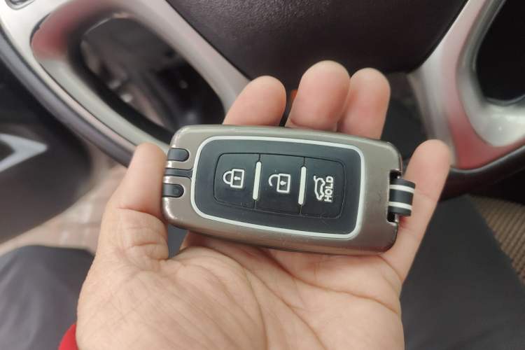 Used Hyundai ix35 2012 2.0L Automatic Two-Wheel Drive Elite Edition GLS
