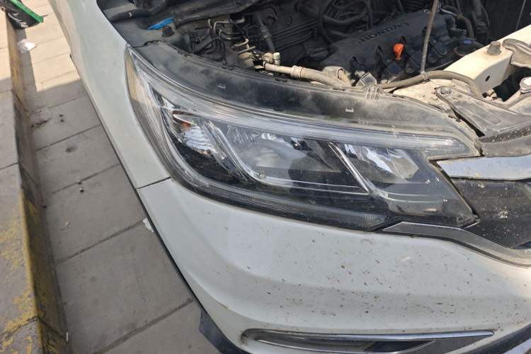 Used Honda CR-V 2016 2.0L Two-Wheel Drive Classic Edition Right Front Headlight