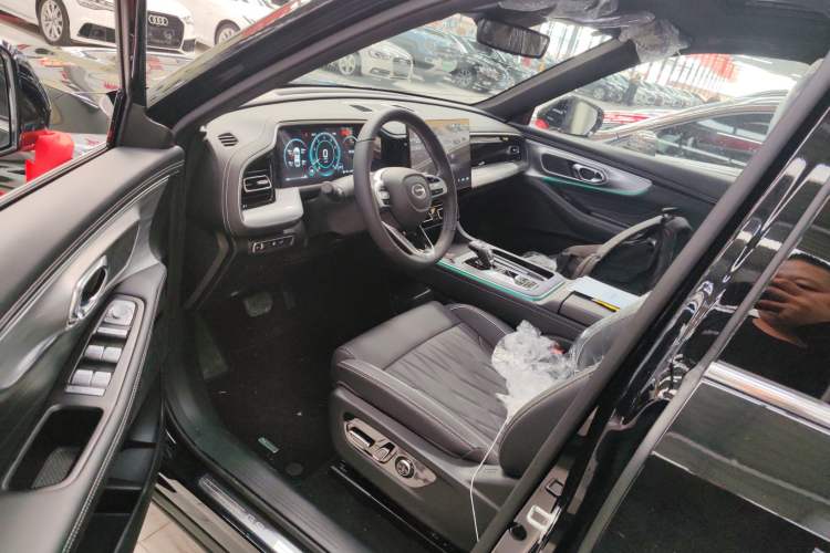 Used GAC Trumpchi GS8 2025 Linghang Series 2.0 TGDI Two-Wheel-Drive Luxury Edition 5 Seats