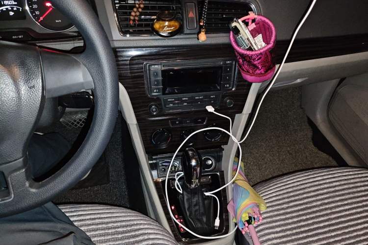 Used Volkswagen Gran Lavida 2013 1.6L Automatic Comfort Model Audio And AC Panel