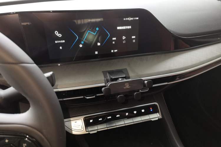 Used CHANGAN Eado 2023 Changan Edition PLUS Blue Whale NE 1.4T GDI DCT Prestige Version
