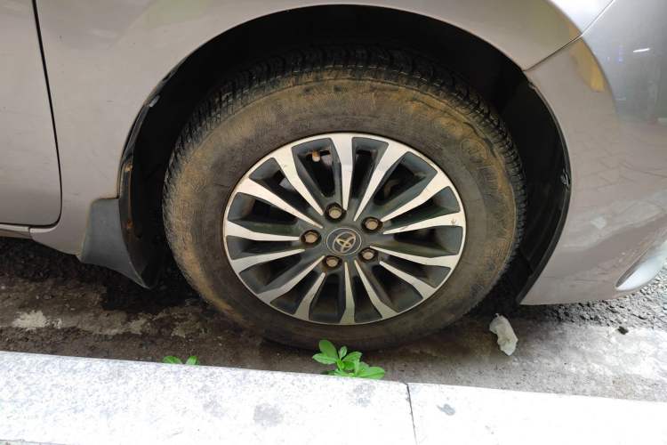 Used Toyota Corolla 2017 Revised Version 1.2T S-CVT GL-i Right Front Wheel Hub