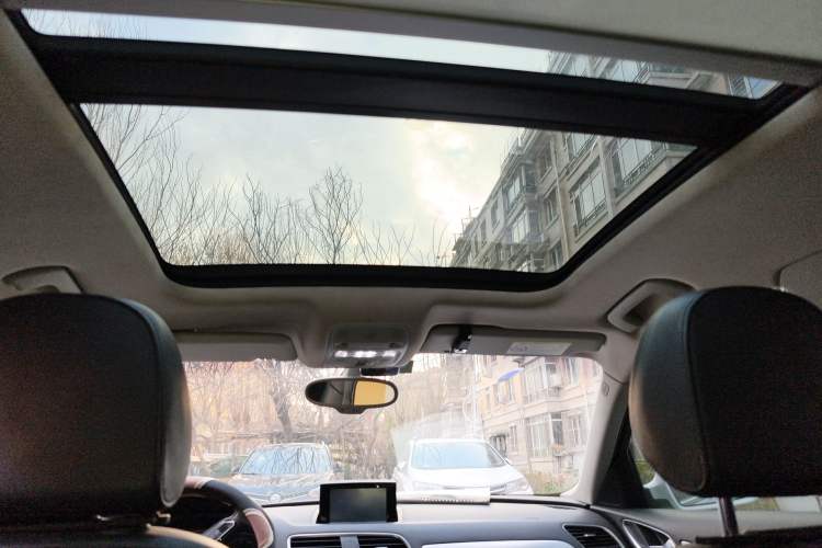 Used Audi Q3 2015 35 TFSI Comfort Model Headliner