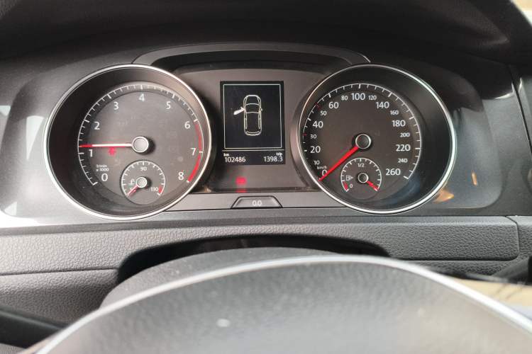 Used Volkswagen Golf 2018 230TSI Automatic Luxury Version
