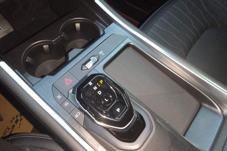 Used Ford Edge 2025 Escape L 2.0T EcoBoost Two-Wheel Drive 7-Seater Luxury Model
