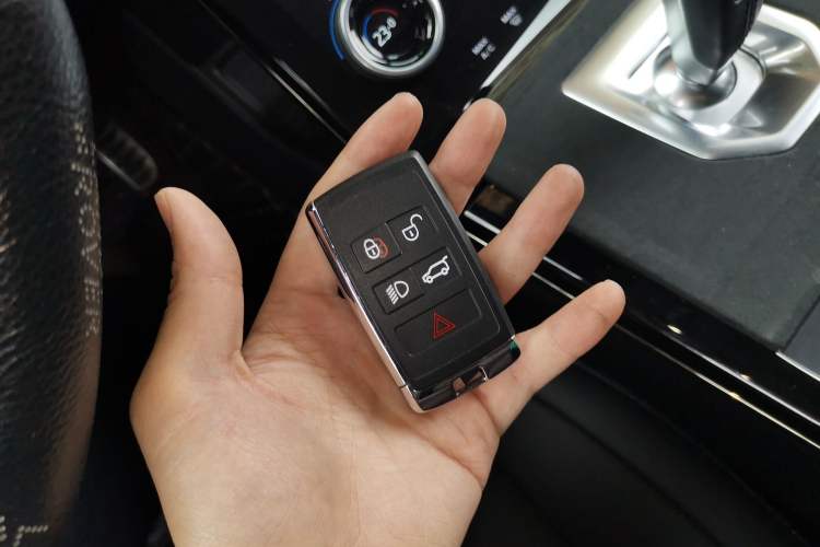 Used Land Rover Range Evoque 2023 Aurora L 249 PS Collins Antique Bronze Special Edition Interior 1