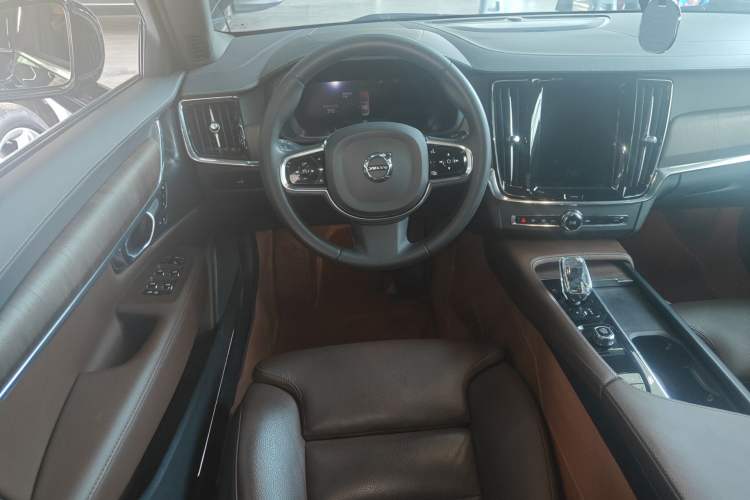 Used Volvo S90 2023 B5 Zhiyuan Luxury Edition