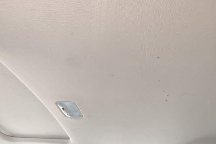 Used Honda CR-V 2016 2.0L two-wheel drive Urban Edition Headliner