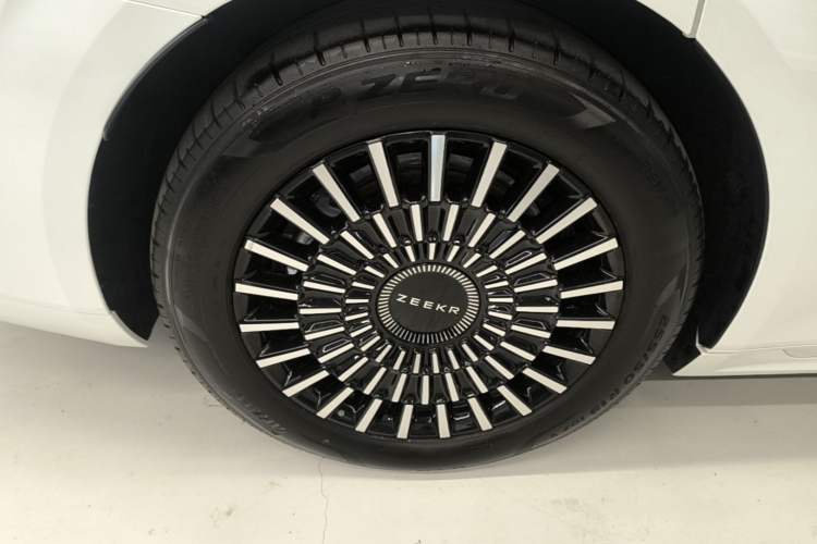 Used Zeekr 009 2024 7-Seater Walk-Through Version Four-Wheel Drive 108 kWh