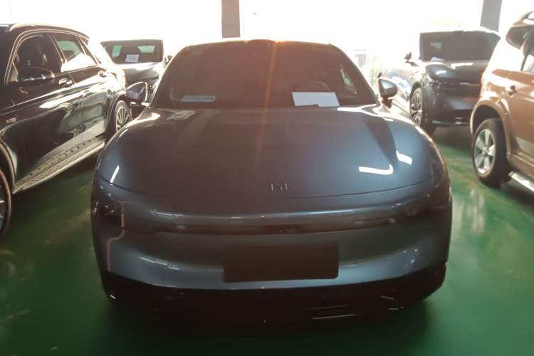 Used Zeekr 007 2024 Rear-Drive Intelligent Driving Version 75 kWh Exterior 1