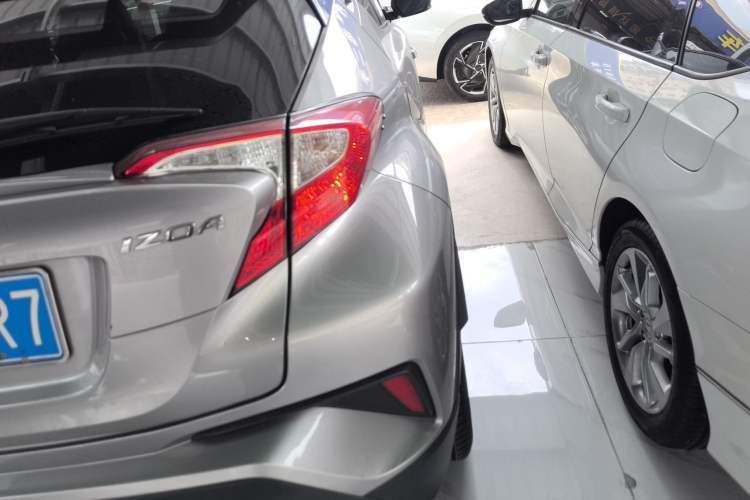 Used Toyota IZOA 2018 2.0L Yichi Version China VI Standard
