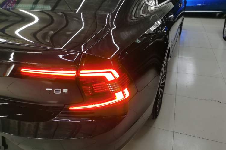 Used Volvo S90 New Energy 2024 Plug-in Hybrid Four-Wheel Drive Long-Range Zhiyi Luxury Edition