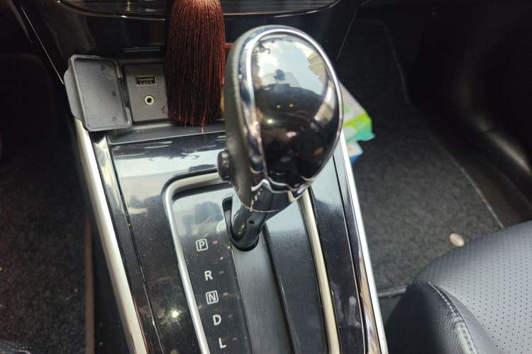 Used Nissan Sylphy 2016 1.6 XL CVT Luxury Edition Gear Lever