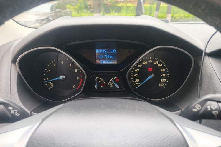 Used Ford Focus 2012 Sedan 1.6L Automatic Fashion Edition
