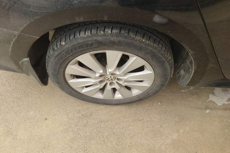 Used Volkswagen Lavida 2013 Restyled Classic 1.6L Automatic Comfort Edition Right Rear Wheel Hub