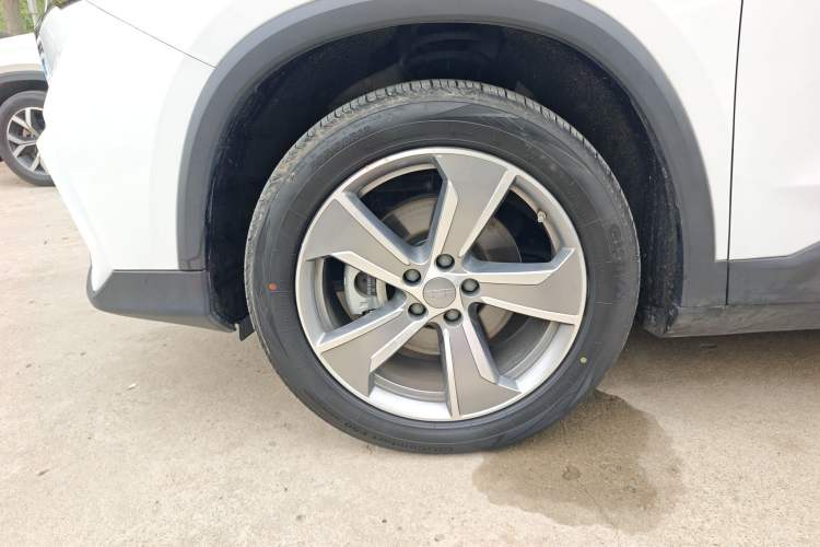 Used Geely Auto Haoyue L 2024 2.0T DCT Prestige Version Left Front Wheel Hub