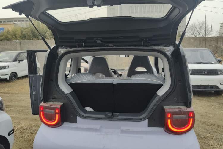 Used Chery QQ Ice Cream 2025 Model 205km Sundae Edition
