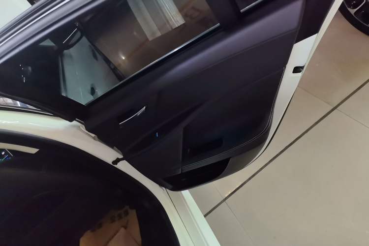 Used Jaguar XE 2017 2.0T 200 PS R-Sport