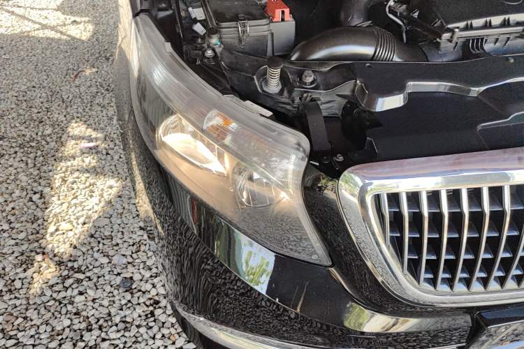 Used Mercedes-Benz Vito 2021 2.0T Elite Version 8 Seats Right Front Headlight