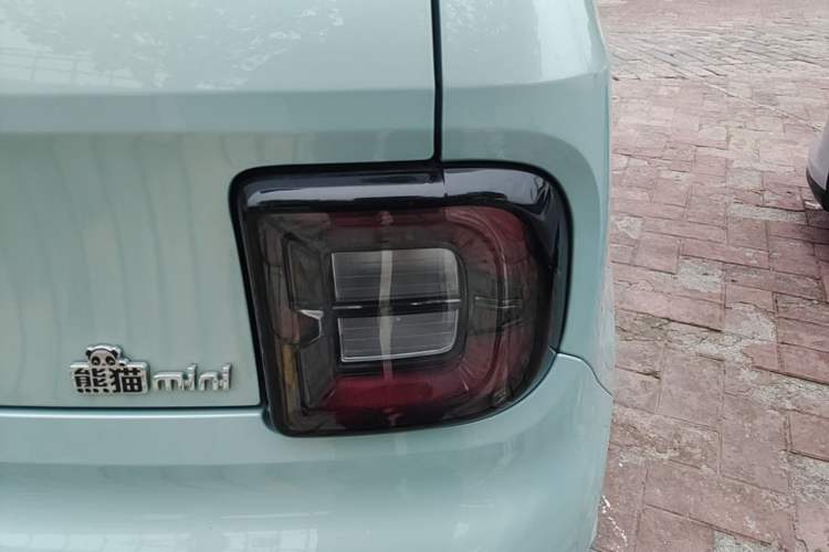 Used Geely Galaxy Panda 2024 Panda Mini 200km Endurance Bear Right Rear Taillight