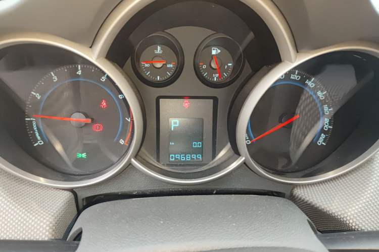 Used Chevrolet Cruze 2012 1.8L SE AT Instrument Cluster