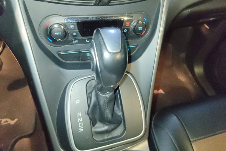 Used Ford Kuga 2015 1.5L GTDi Four-Wheel-Drive Elite Model Gear Lever