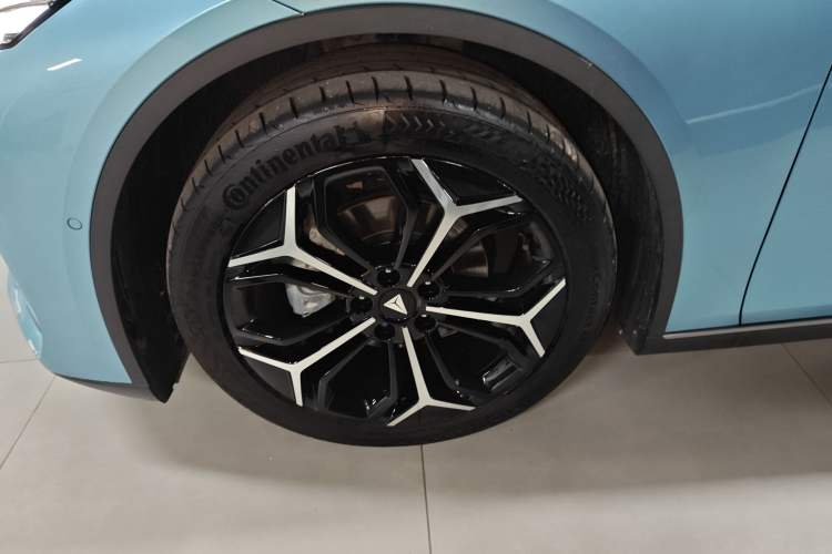 Used Deepal L07 2024 230Max Qiankun Intelligent Driving ADS SE Range-Extended Version Exterior 4