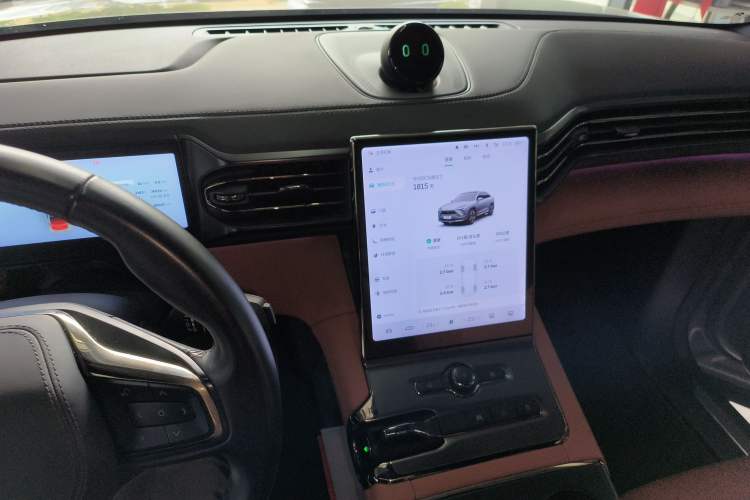 Used Nio EC6 2020 605 km Sport Edition Audio And AC Panel