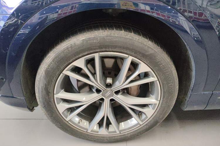 Used Audi Q8 2019 55 TFSI Luxury Dynamic Model
