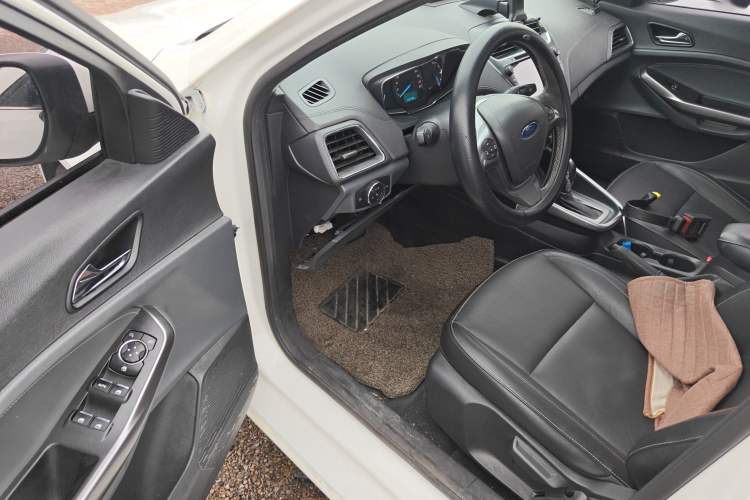 Used Ford Escort 2015 1.5L Automatic Fashion Model Driver Seat