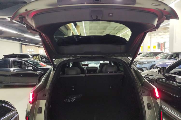 Used Lynk & Co 08 EM-P 2023 220km All-Wheel-Drive Performance Halo