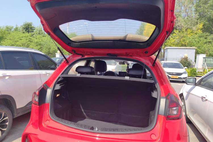 Used Geely Auto Vision X3 2021 PRO 1.5L CVT Deluxe Model Trunk