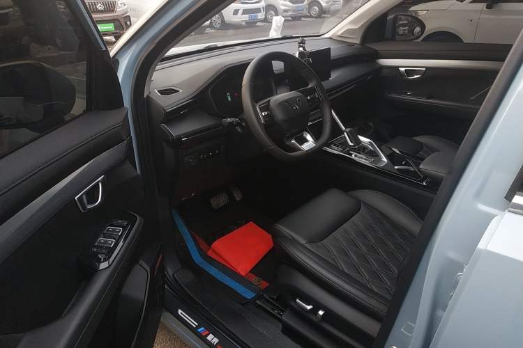 Used Wuling Asta 2022 2.0L DHT Electric-Speed Version